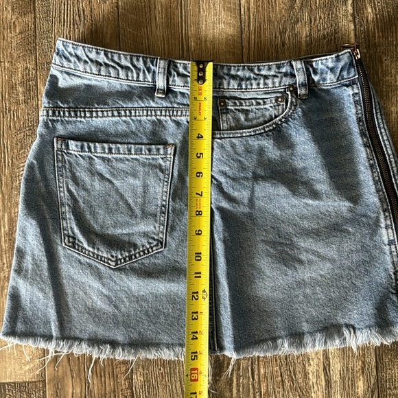 We The Free Denim Front Zip
Mini Skirt, Size 30 - Picture 8 of 13